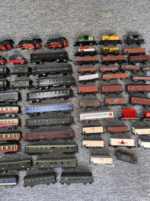 Lot vagoane, locomotive, sine scara HO