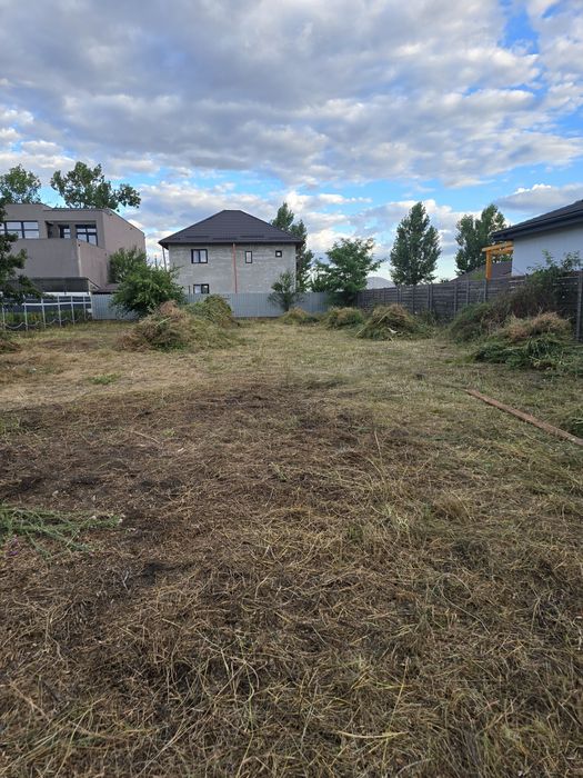 Ofer servicii de curățare și întreținere terenuri,curții.