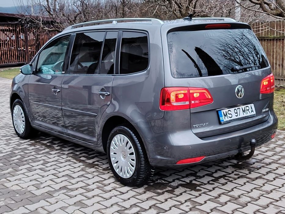 Vând VW Touran 2012