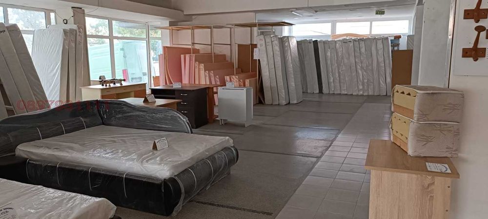 Продава магазин топ локация център Ямбол