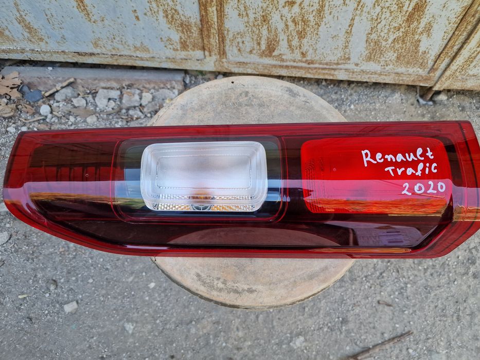 RENAULT TRAFIC 2020 заден ляв стоп