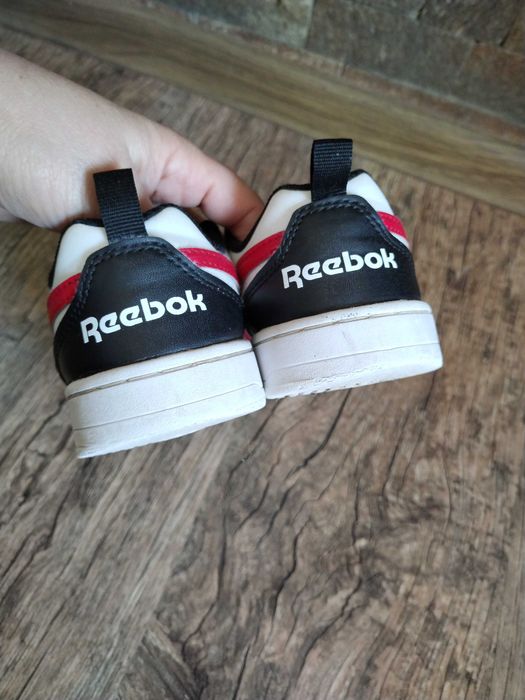 Reebok  маратонки