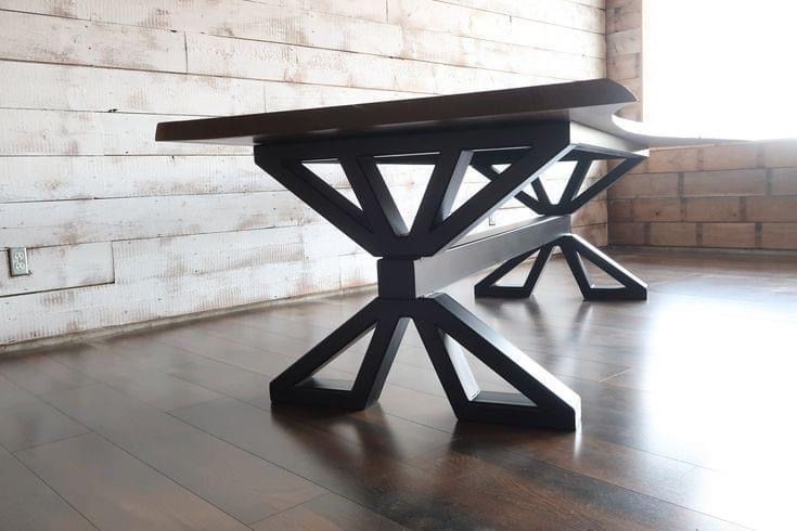 Стол и стулья премиум-класса