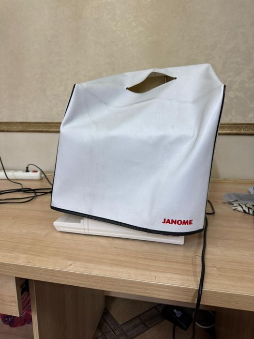 Продается распошевальная машина JANOME COVER PRO D MAX