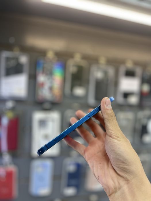 Iphone 12 64gb    .