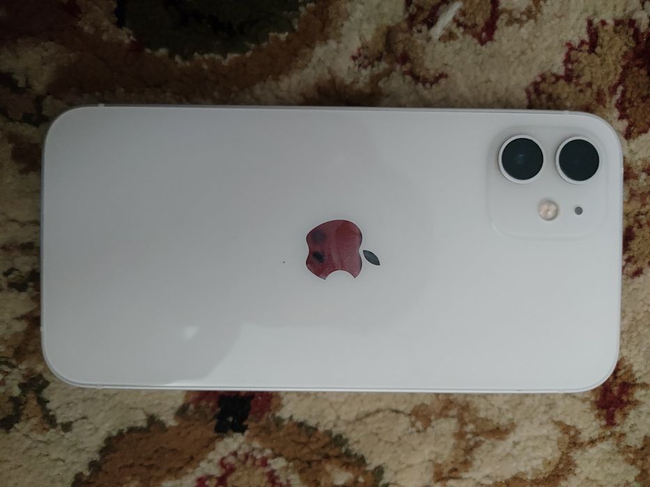 Продам iPhone 12