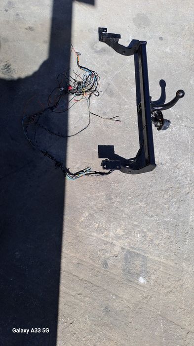 Продавам оригинален теглич за Mazda Demio/ Мазда Демио