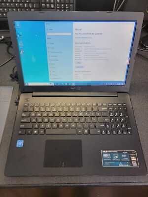 Продавам Лап топ asus .R515M,,,