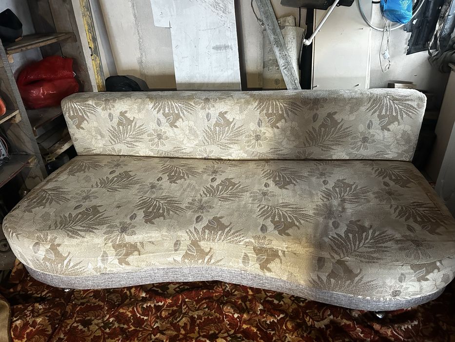 Диван б/у не новый