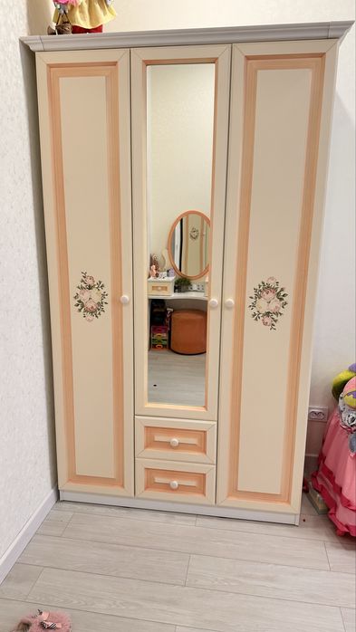 Продам детскую мебель