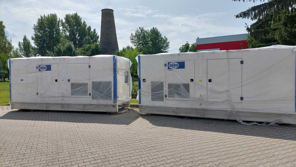 Generator industrial Perkins 550 kva 440 kw fabricat de Caterpillar, STOC