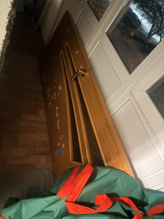 Отдам дверь бесплатно