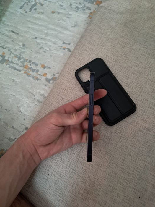 Продам Iphone 12/128 black