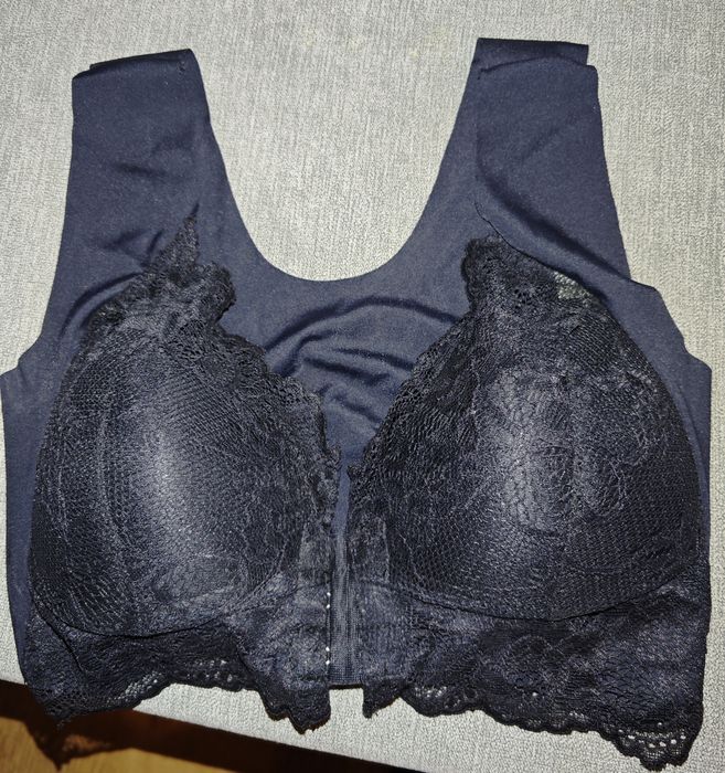 НОВИ сутиени р-р М умалени