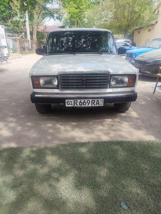Vaz 2107 yil 2008  srochna sotiladi