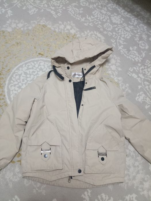 Продам весенние куртки