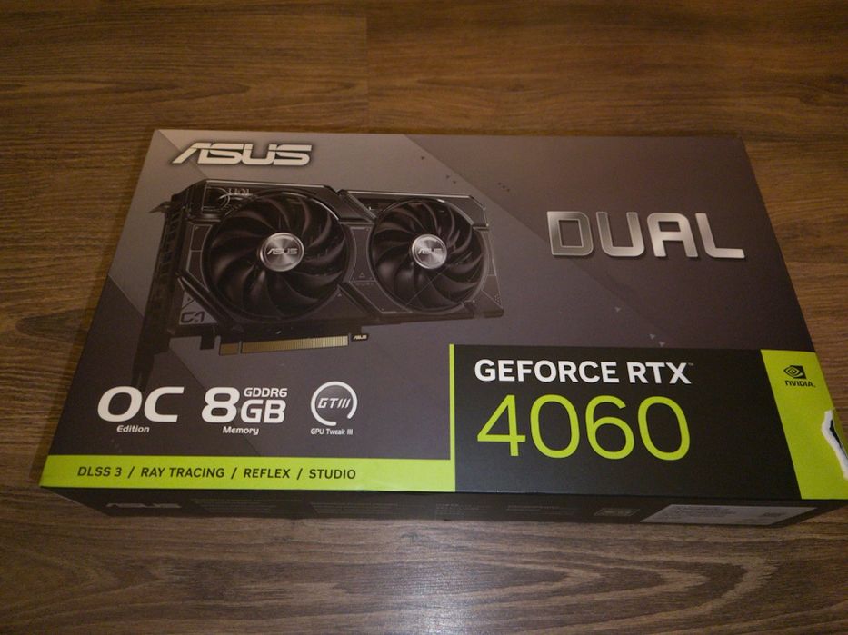 RTX 4060 ASUS OC 8GB – cutie, stare excelentă