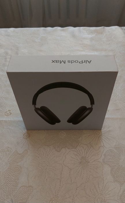 AirPods Max наушники