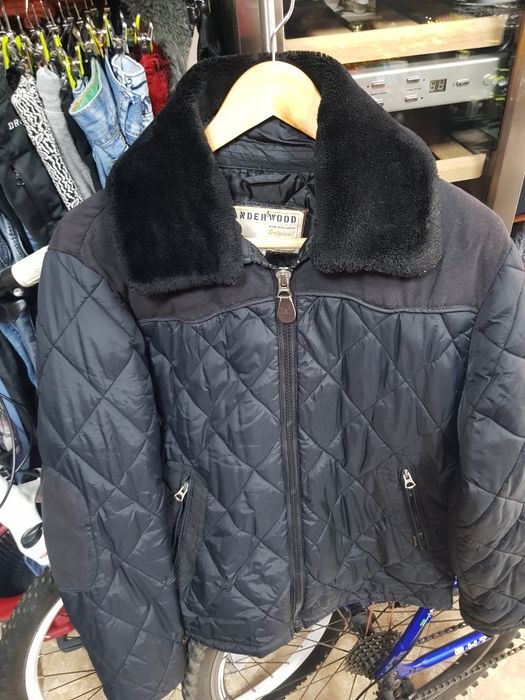 Продава се мъжко палто