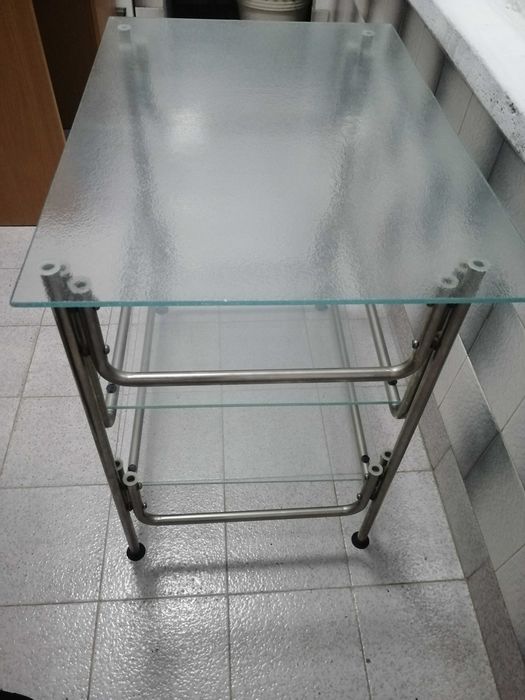 Стъклена маса 3 нива, закалено стъкло