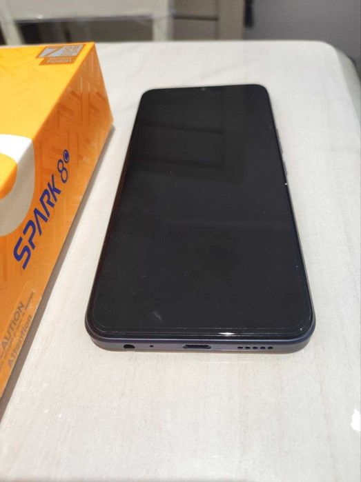 Tecno Spark 8C  (серый)  128Gb