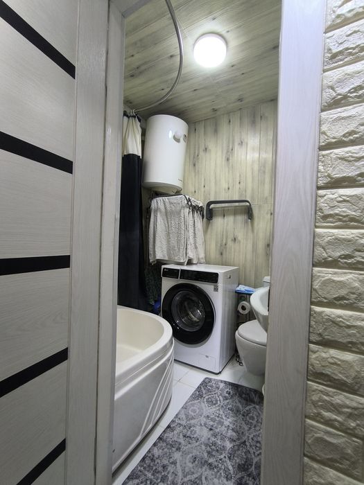 1 комнатная квартира. С Евро ремонт. Спутник. В деревянном доме. 2/2.