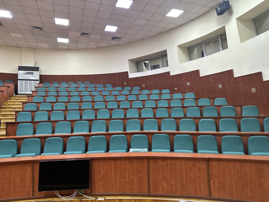 Театральный кресло. Teatralniy kreslo( стул.  кресло)