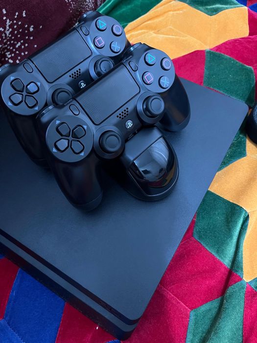 PS 4 slim продам срочно