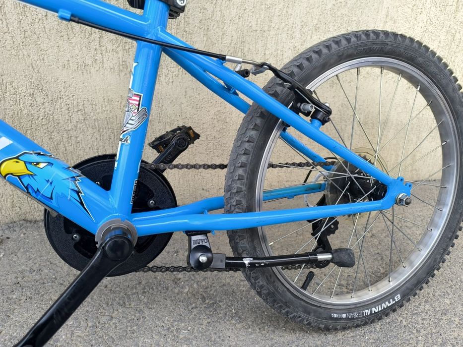 Vând btwin racingboy 320