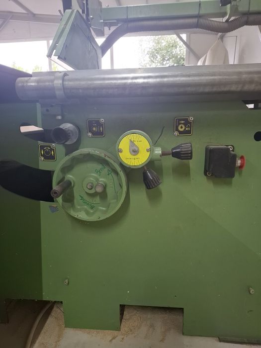 Circular cu incizor si exhaustor