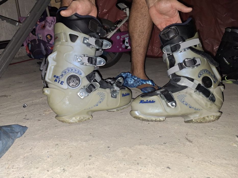 Clapari ,incaltaminte snowboard Raichle