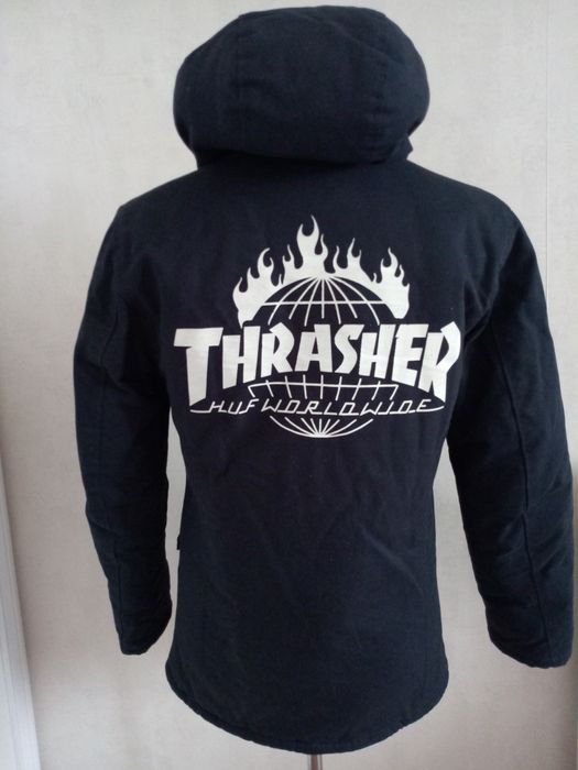 Продам теплую куртку на меху