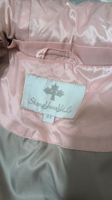 Продам женские весении куртки