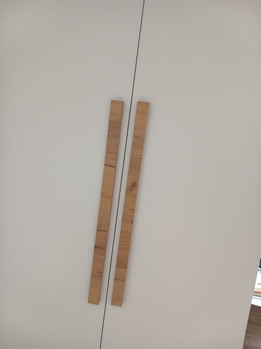 Shkaf 90/200li razmerda