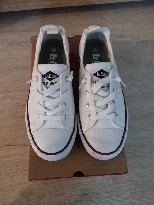 Бели кецове Lee cooper