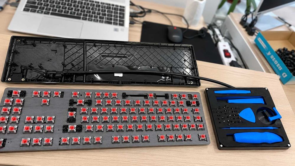 Service Reparații Laptop, PC, Console, Infrastructuri