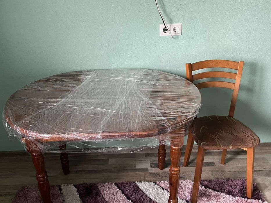 Маса дървена и 4 стола