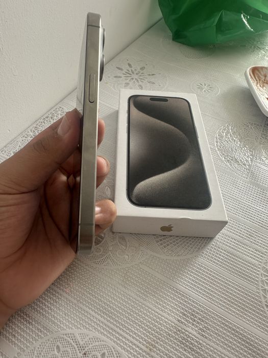 Продам айфон 15 про iphone 256гб