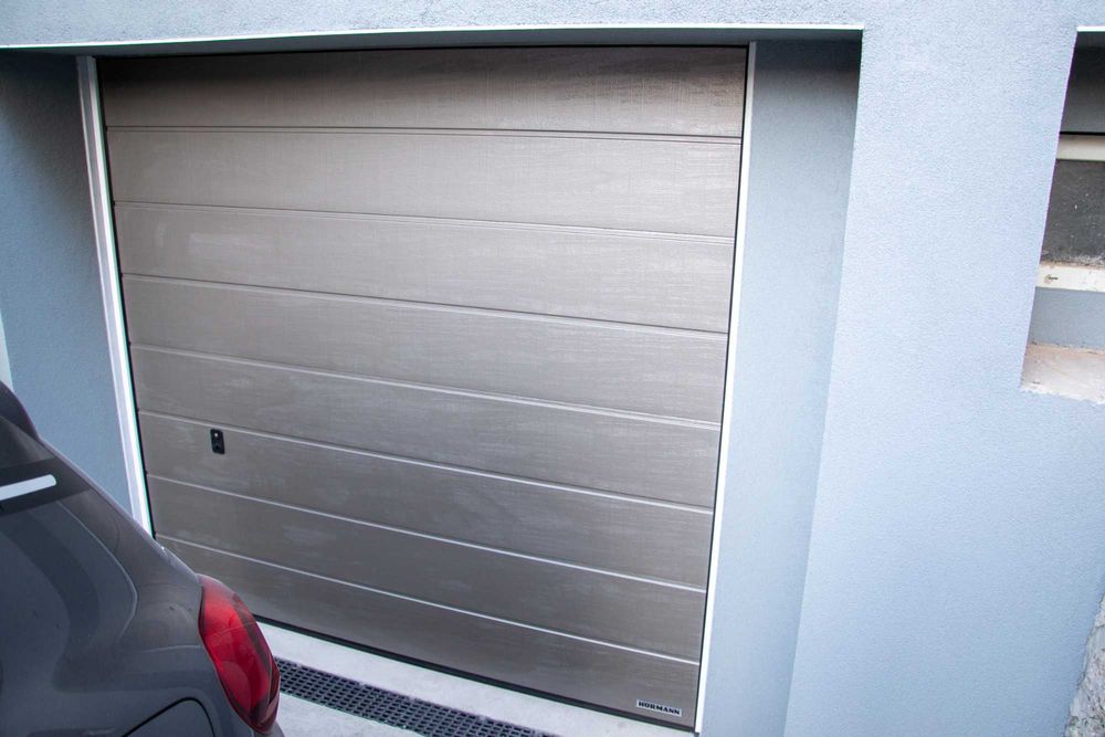 Дава се под наем Гараж / Паркомясто в София, Лозенец - 44 кв.м за 293.25 € - Снимка #1