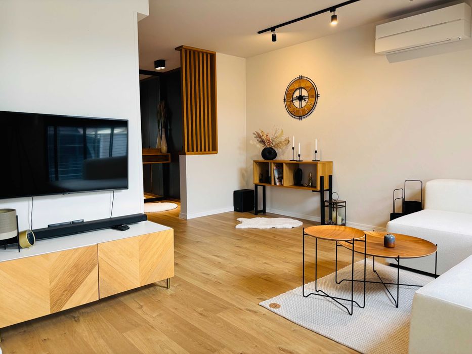 Продава се Тристаен апартамент в Пловдив, Кючук Париж - 160 кв.м за 1688 €/кв.м - Снимка #2