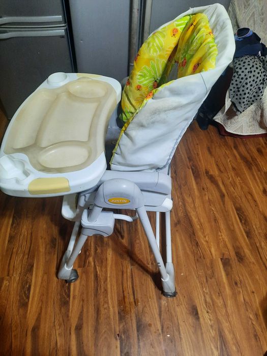 Детский столик для кормления.