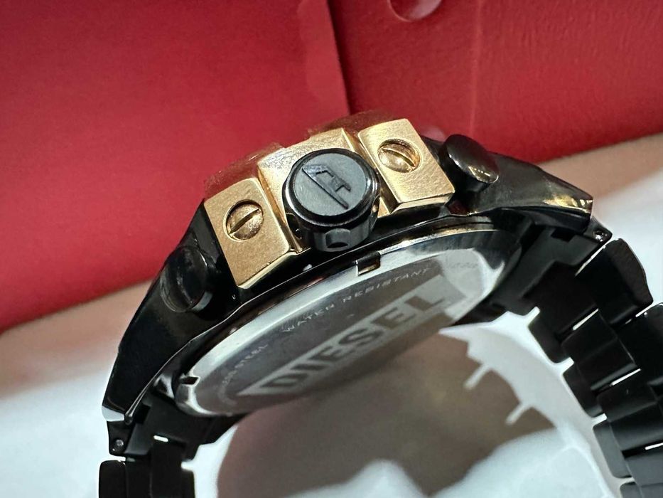 НОВ Часовник DIESEL Mega Chief DZ4309, Гаранция