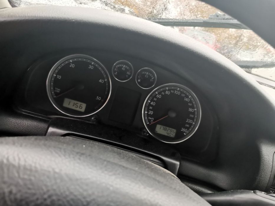 Volkswagen Passat 5.5 1.9 TDI 131 AWX НА ЧАСТИ