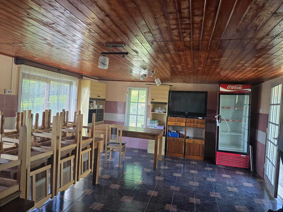 1,8 Ha Livadă la Poalele Pădurii | Casă + 2 Cabane | 700 Pomi Fructiferi | 200.000 € Negociabil