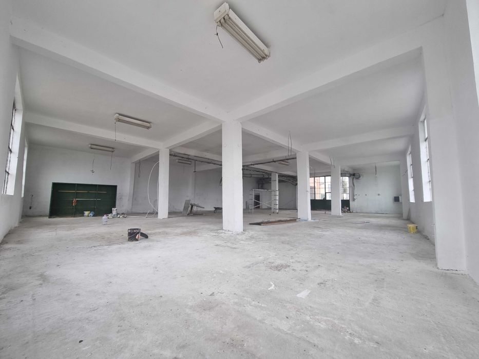 Дава се под наем Склад в Велико Търново, Център - 400 кв.м за 382.5 € - Снимка #1