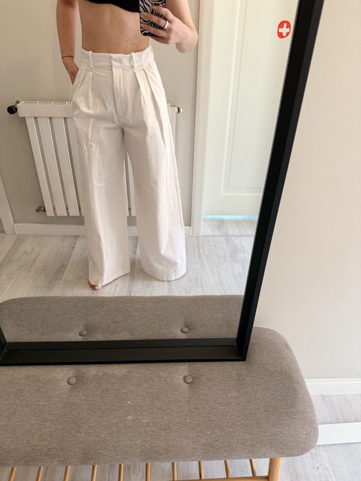 Pantaloni Zara marimea xs noi