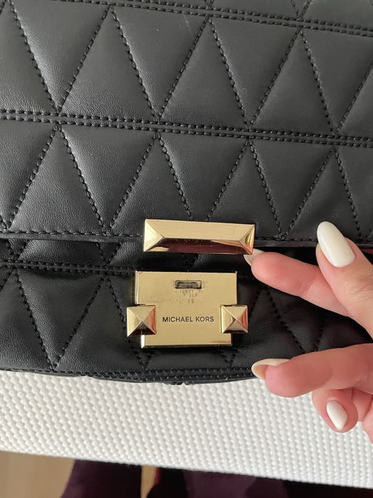 Дамска чанта естествена кожа Michael Kors