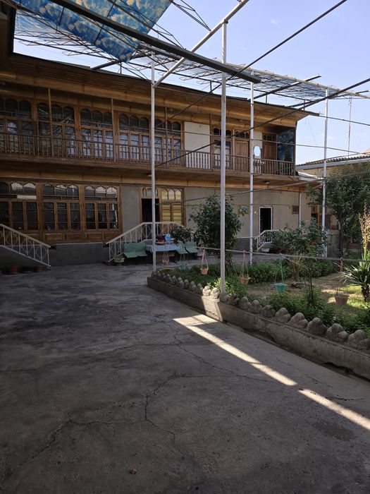 Ховли сотилади Наманган шахрида центра жойлашкан