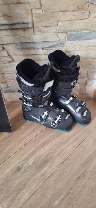 Комплект от ски, ,ски обувки и щеки + сак за обувките.