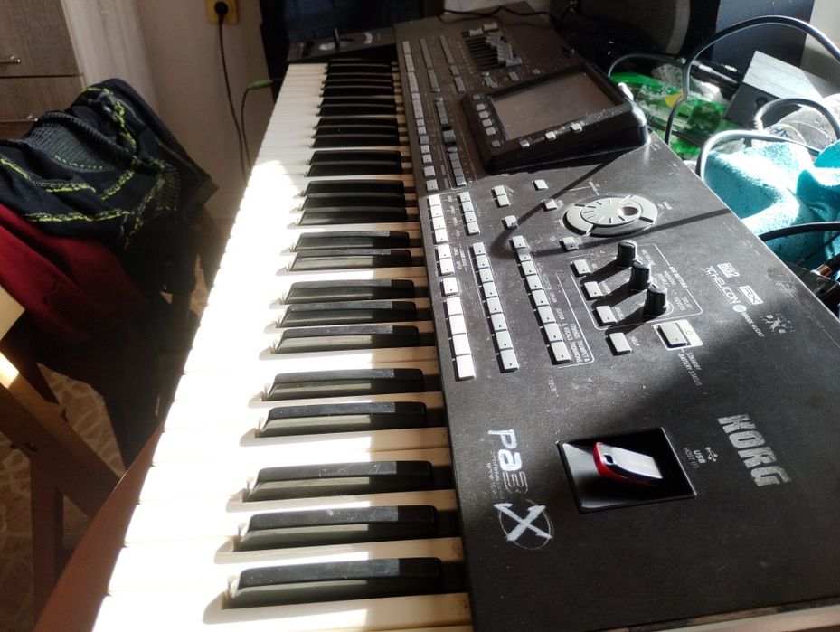 KorgPA3X В Добро Състояние
